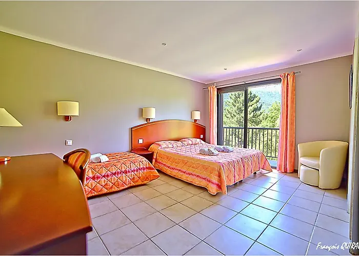 オーベルジュ デ ドゥー ソルー 2* バン・ド・ガーニョ