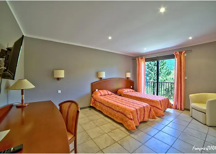 オーベルジュ デ ドゥー ソルー ホテル 2*