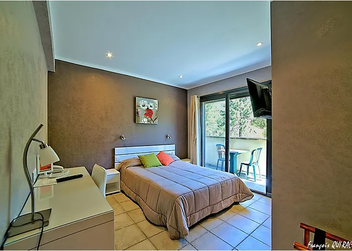 オーベルジュ デ ドゥー ソルー ホテル 2*