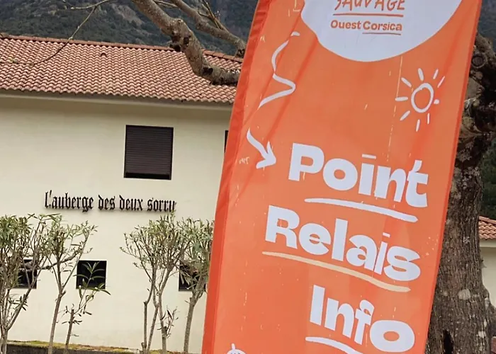 ホテル オーベルジュ デ ドゥー ソルー 2*