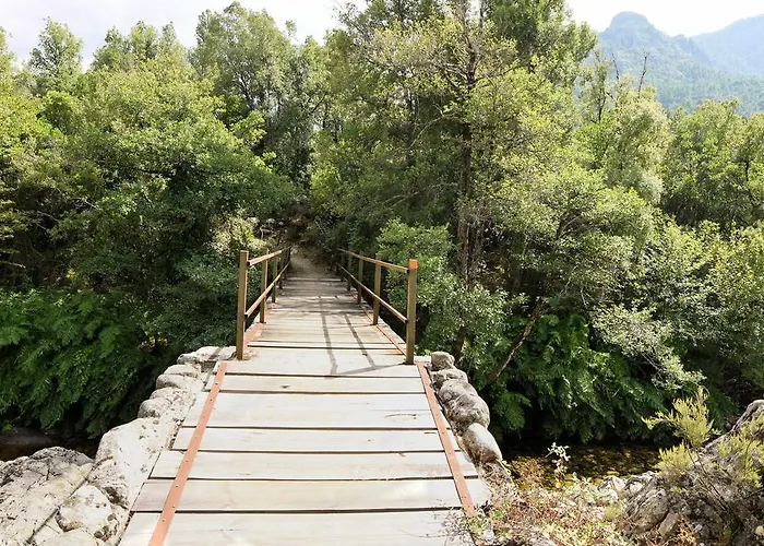 オーベルジュ デ ドゥー ソルー ホテル 2*