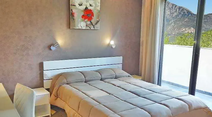 ホテル オーベルジュ デ ドゥー ソルー 2*