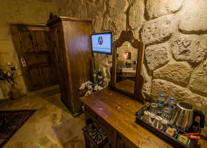 オーベルジュ デ ドゥー ソルー ホテル 2*