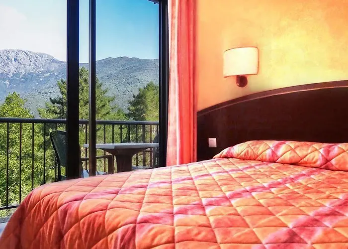 オーベルジュ デ ドゥー ソルー ホテル 2*