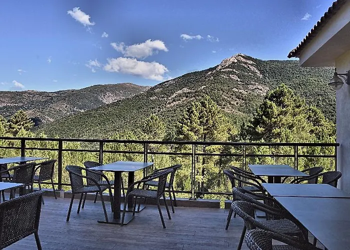 ホテル オーベルジュ デ ドゥー ソルー 2*